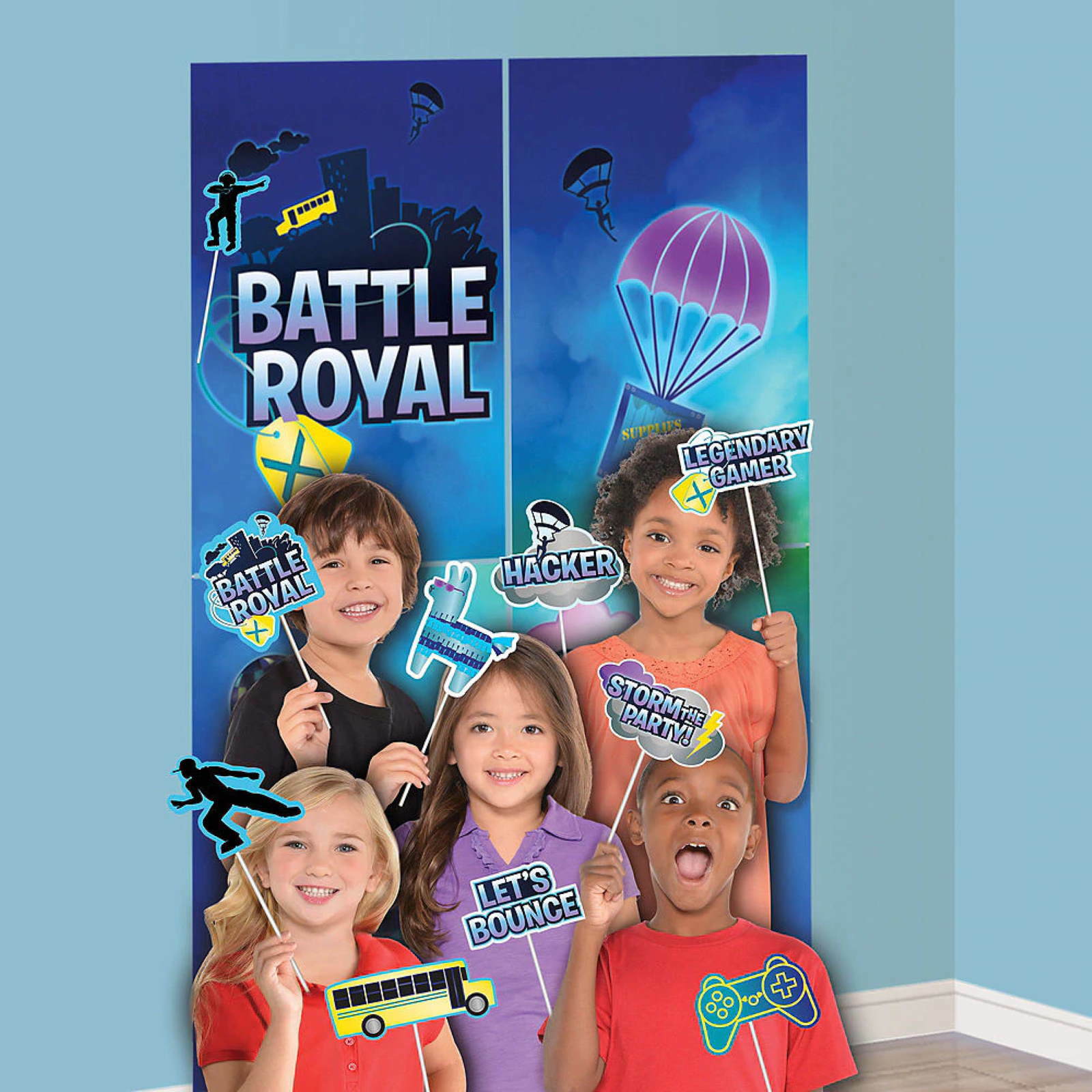 Battle Royal Scene Setter With Photo Props