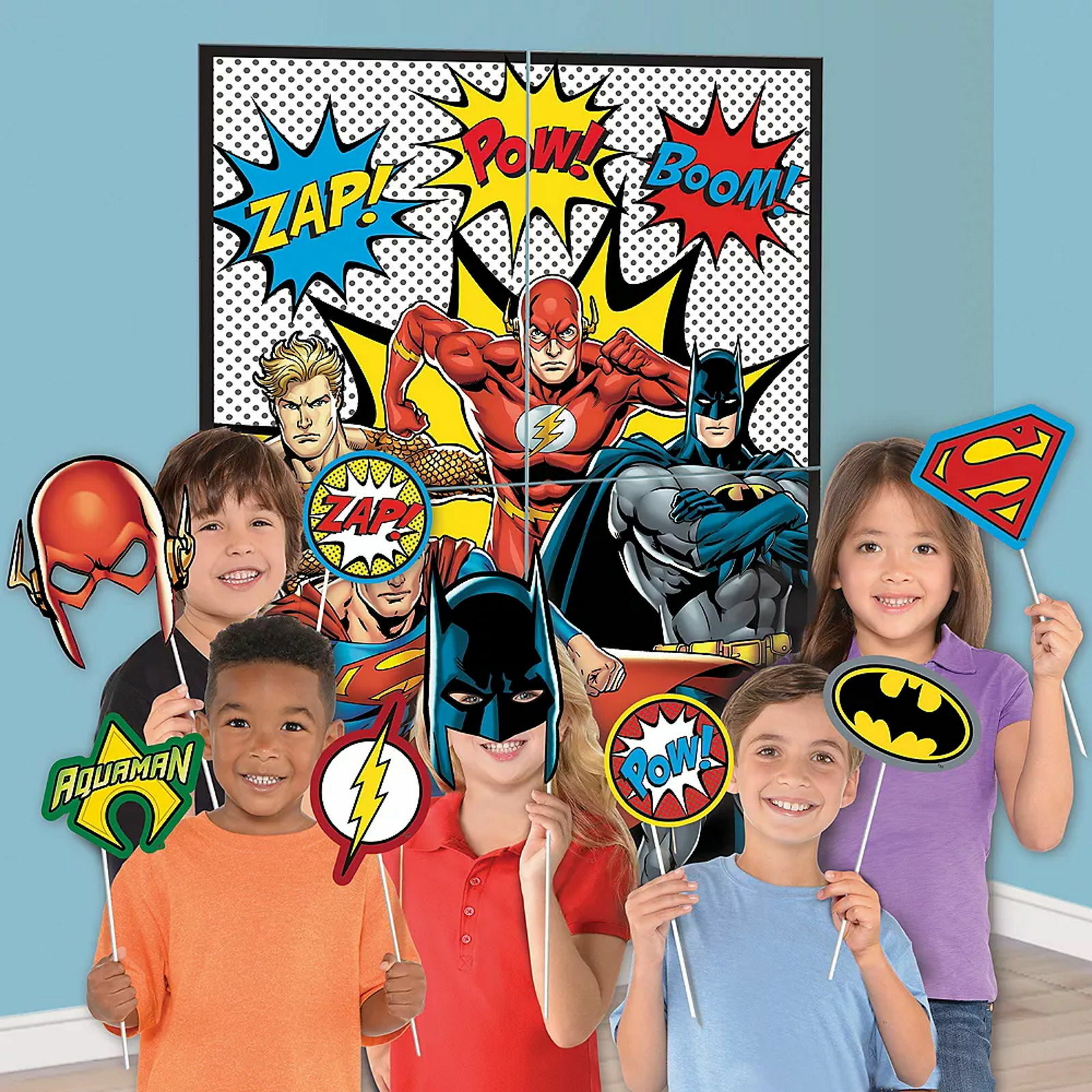 Justice League Heroes Unite Scene Setter with Photo Props